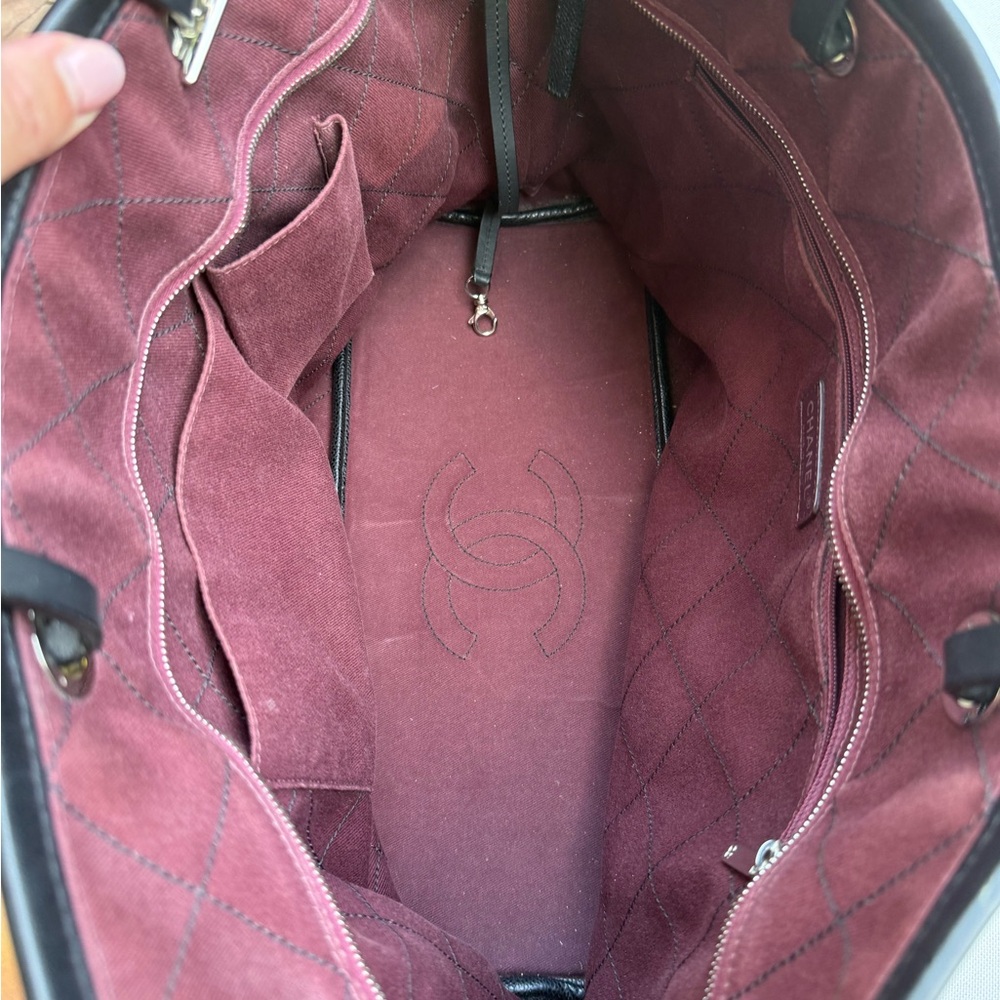 Chanel Black/Burgundy Quilted Shoulder Bag - Picture 12 of 16